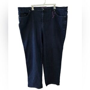 Gloria Vanderbilt, Amanda Jean
Five pocket denim 
Size 24W women’s